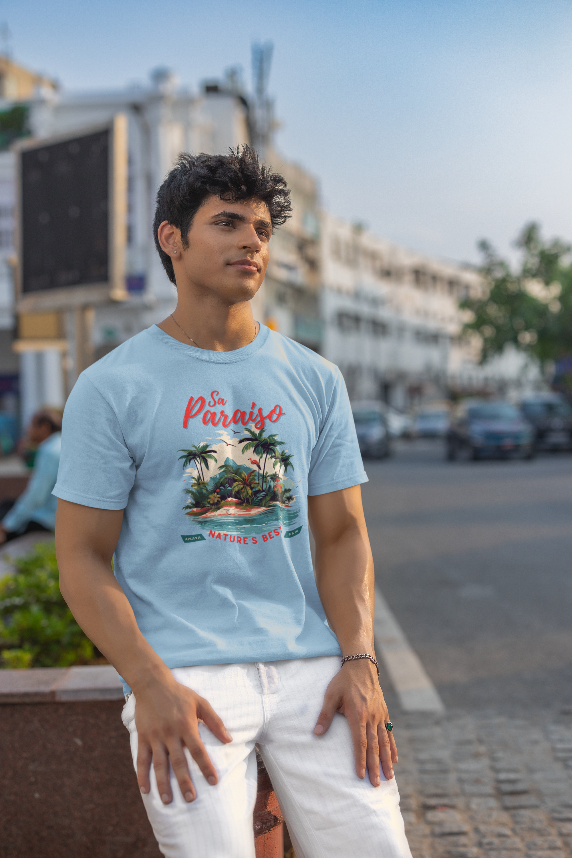Sa Paraiso Tee - Regular Fit in Light Blue